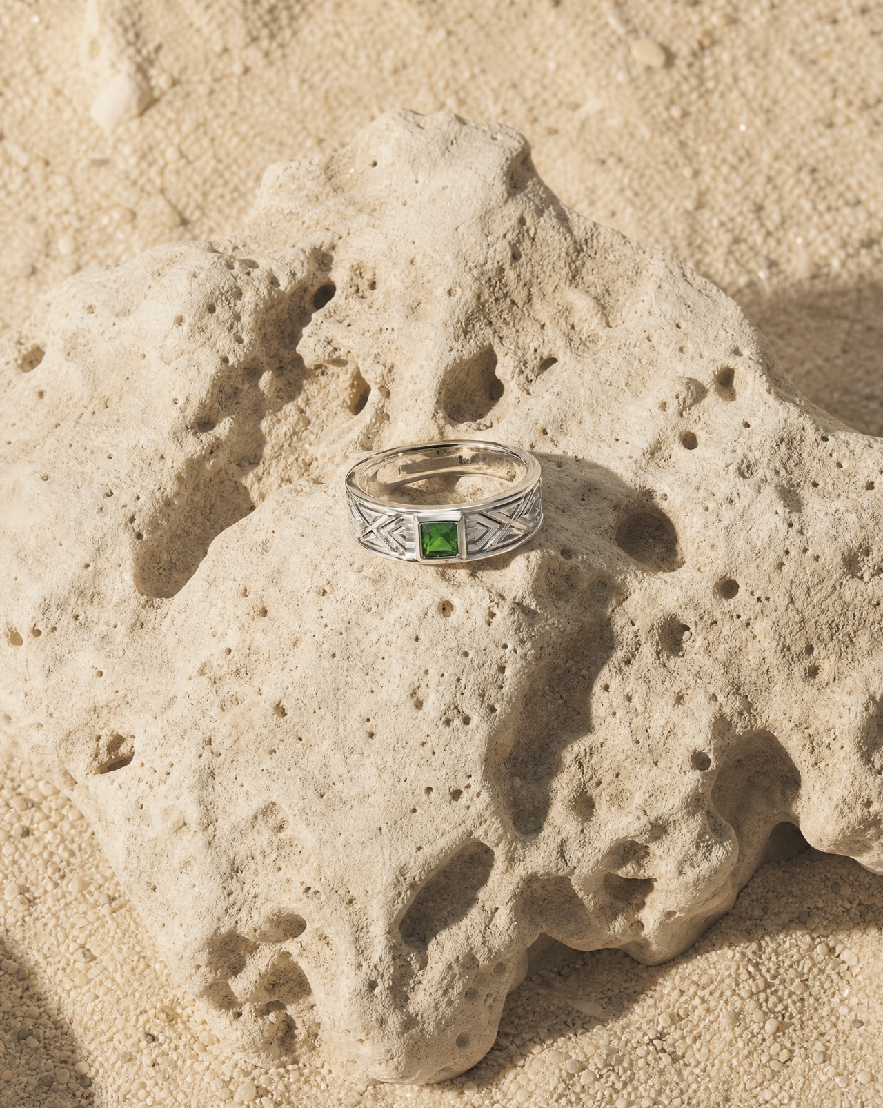 Pattern Ring with green Tourmaline