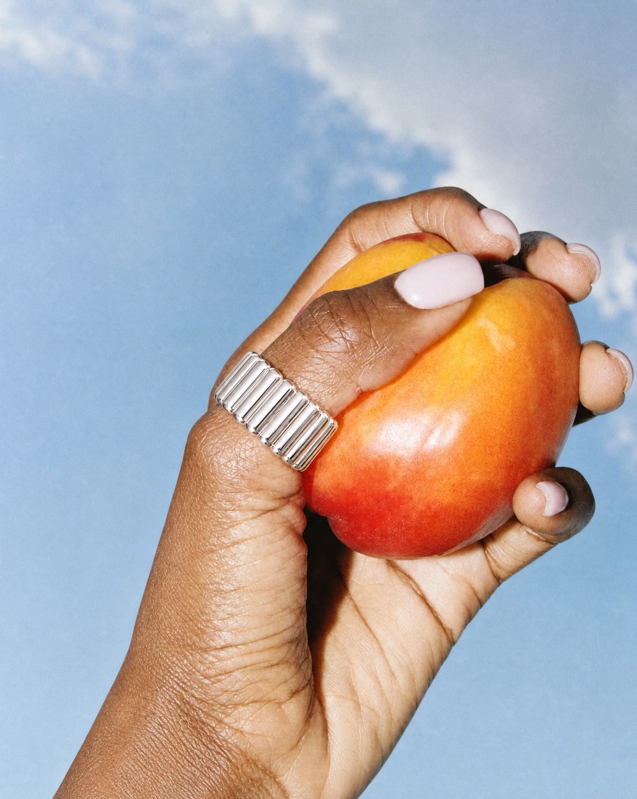 The summer I turned bold. 🤍
#statementpiece #finejewelry #summerjewelry #swissmade #silverring