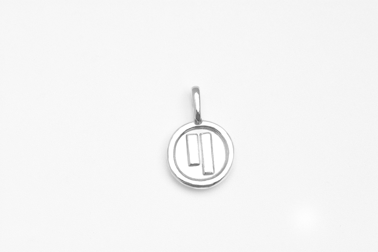 Qubic Charm Silver