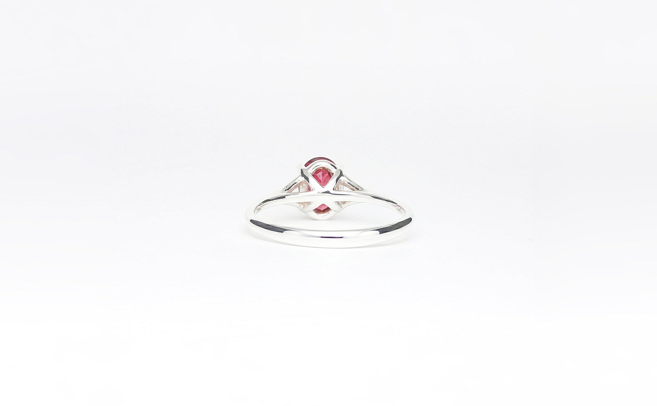 Solitaire Ring w/ pink Malaya Garnet - view 3