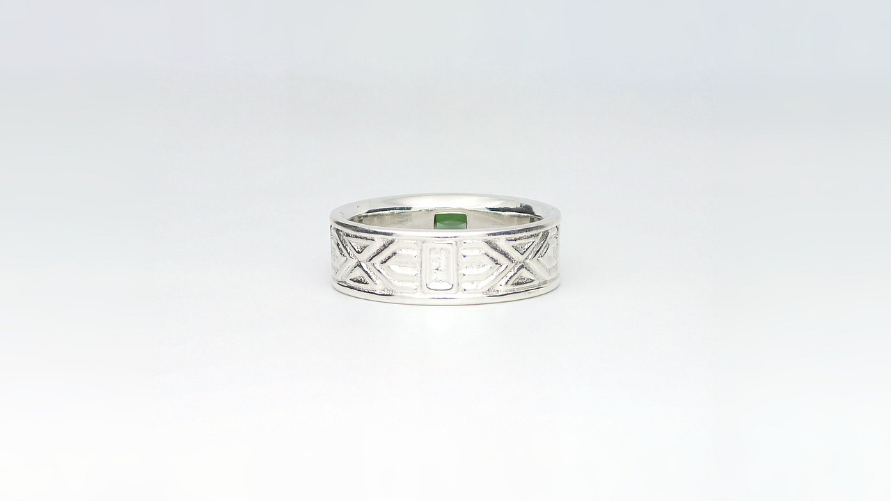 Pattern Ring with green Tourmaline - view 3
