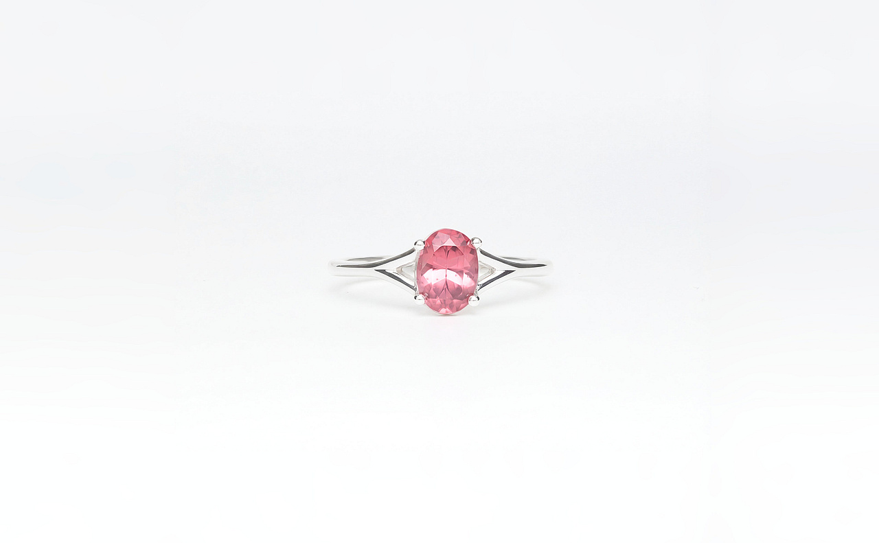 Solitaire Ring w/ pink Malaya Garnet