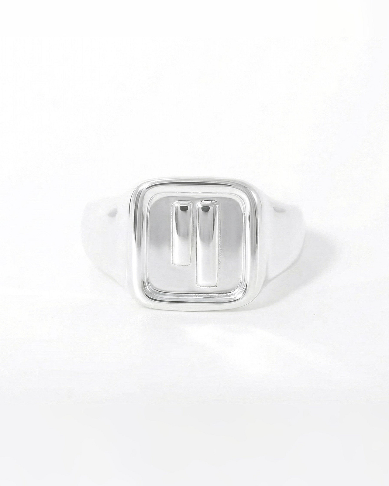 Qubic Signet Ring square