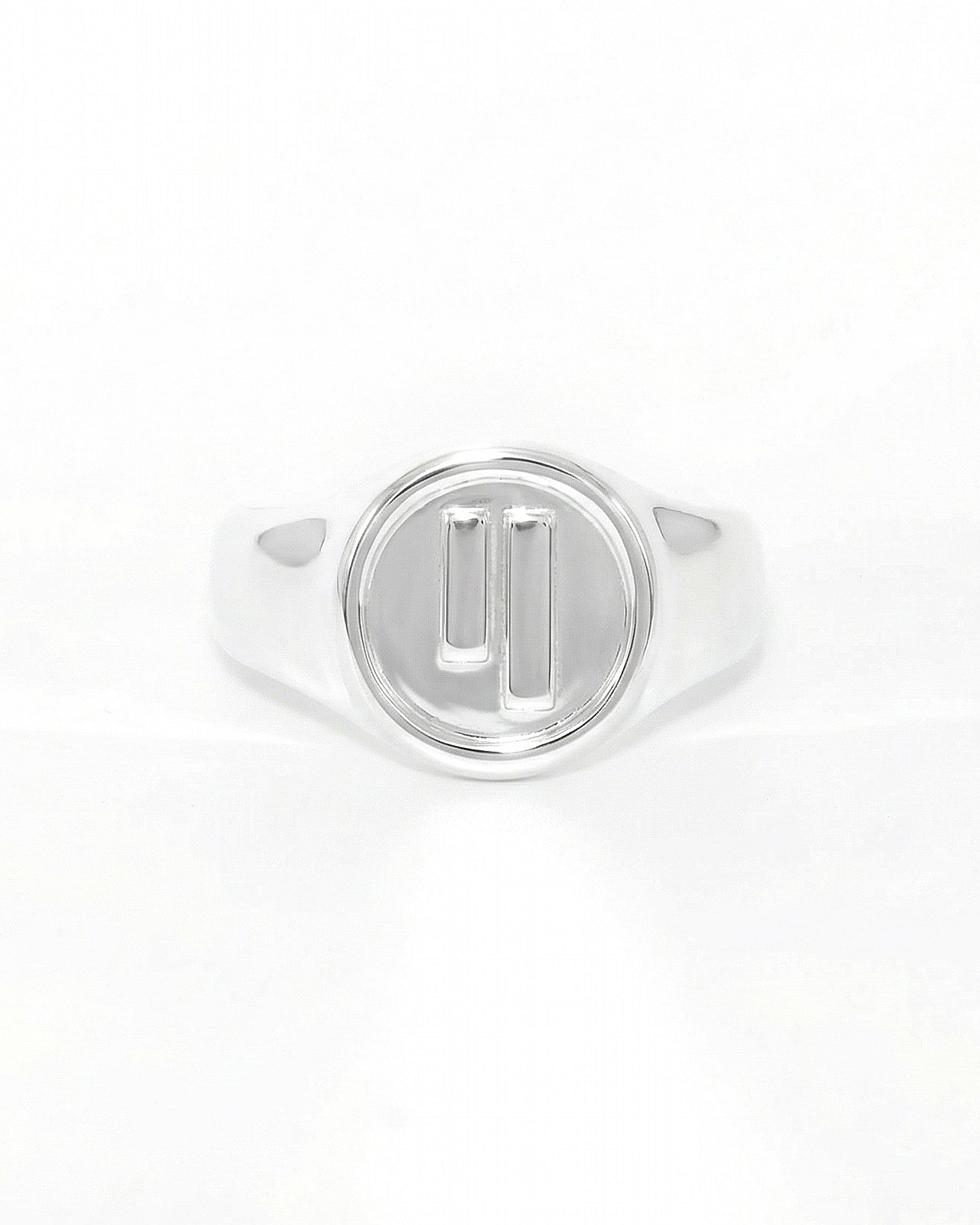 Qubic Signet Ring round