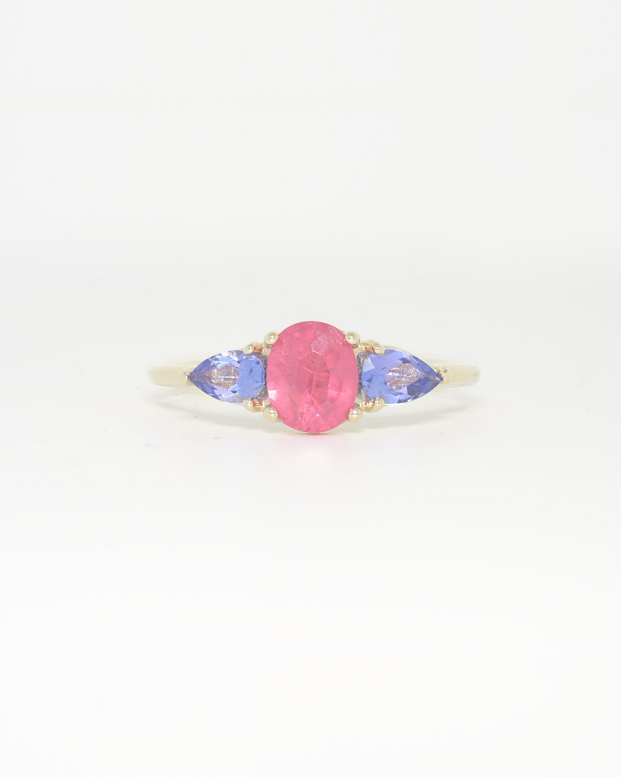 Trilogie Ring mit rosa Spinell und Tansanit in 14K Gold