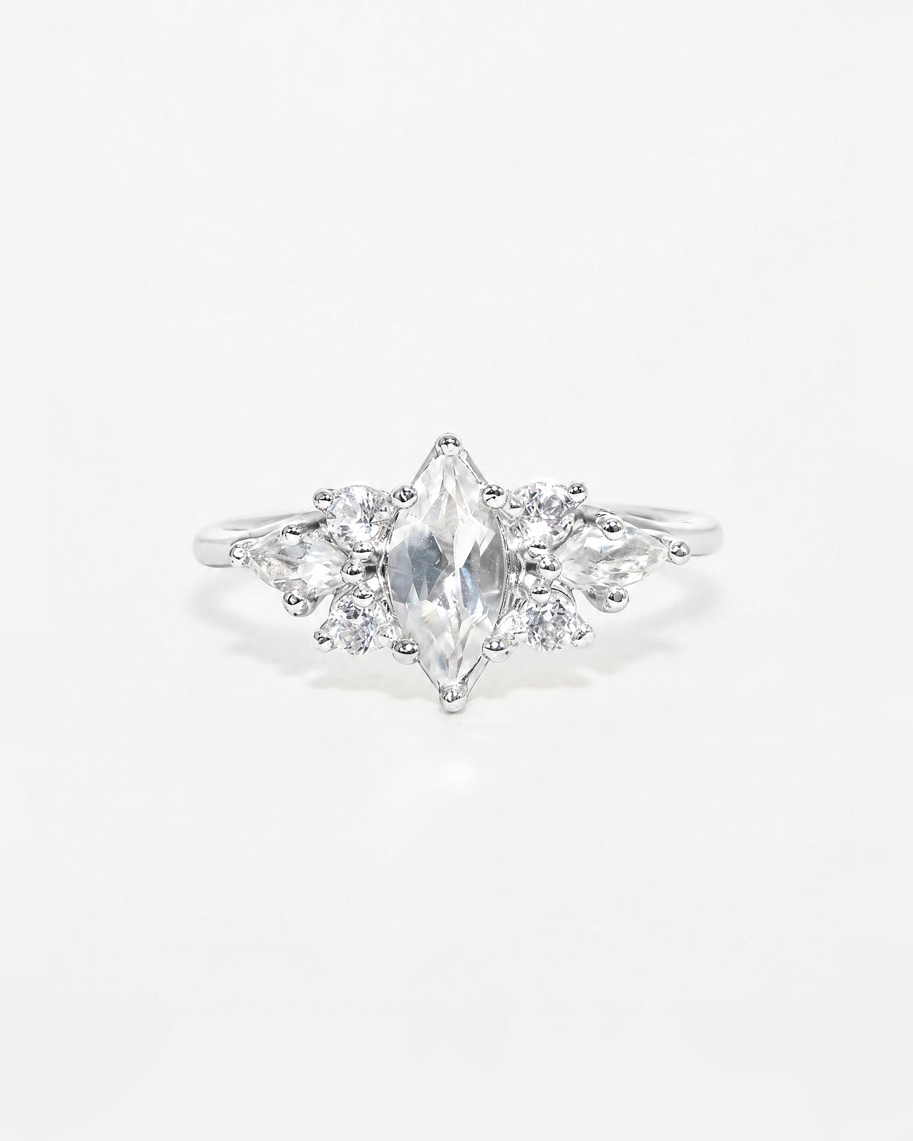 Cluster Ring Marquise Dream mit weissem Topas
