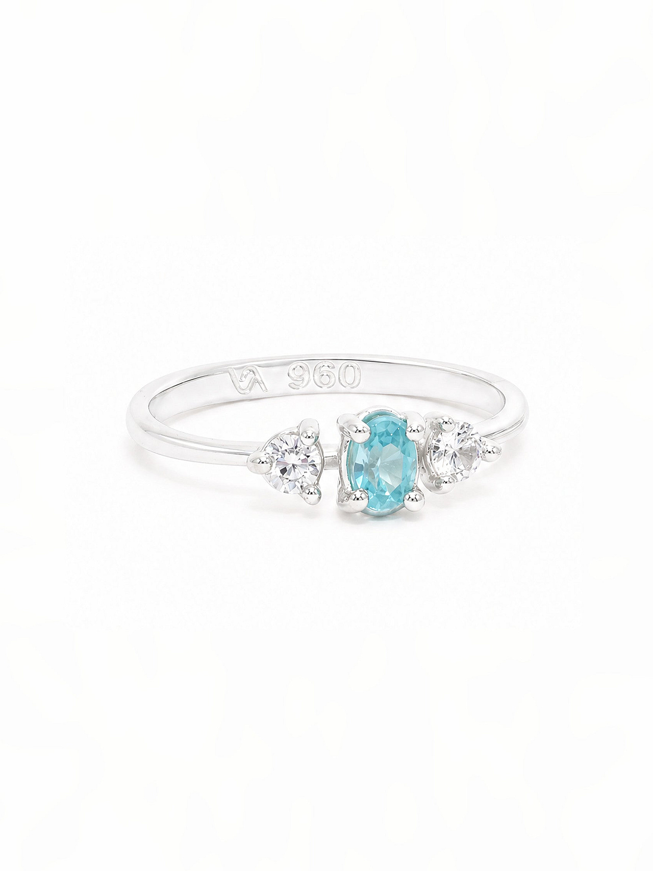 Trilogie Ring mit blauem und weissem Zirkon