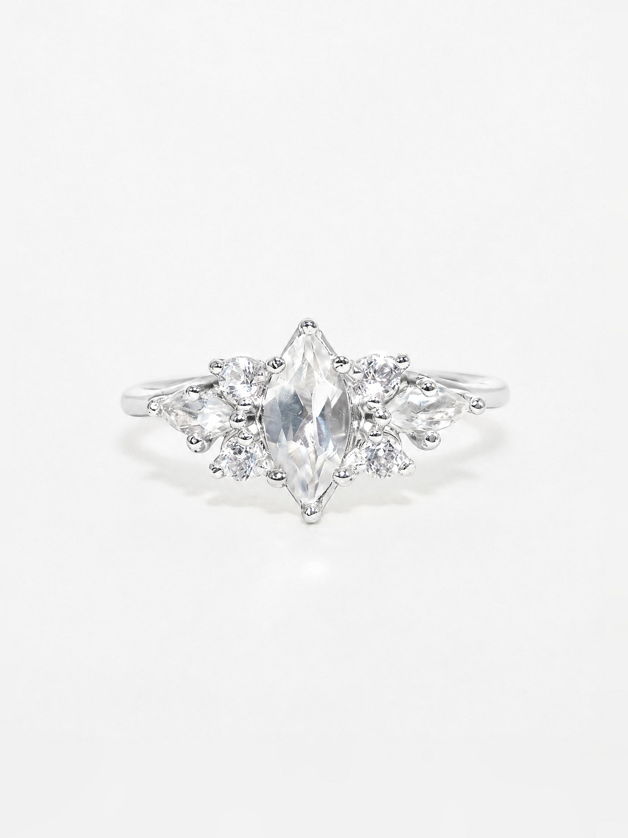 Cluster Ring Marquise Dream mit weissem Topas
